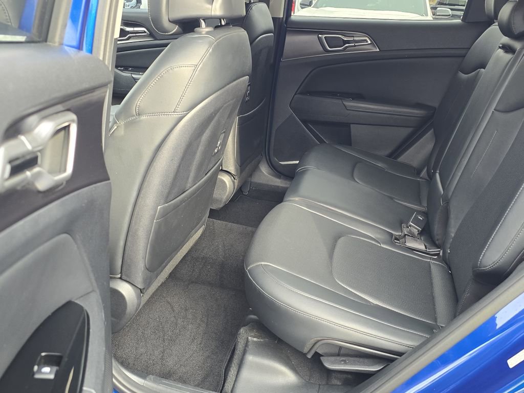 Used 2023 Kia Sportage EX image 5