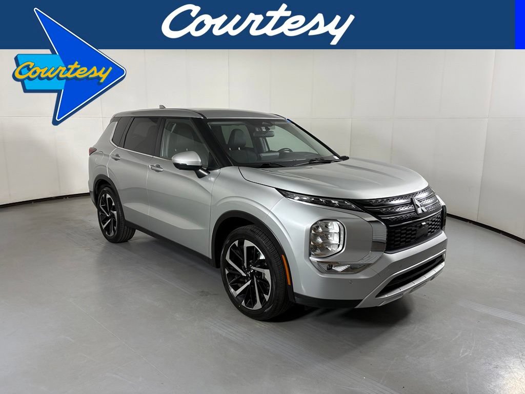 Used 2024 Mitsubishi Outlander SE FWD image 1