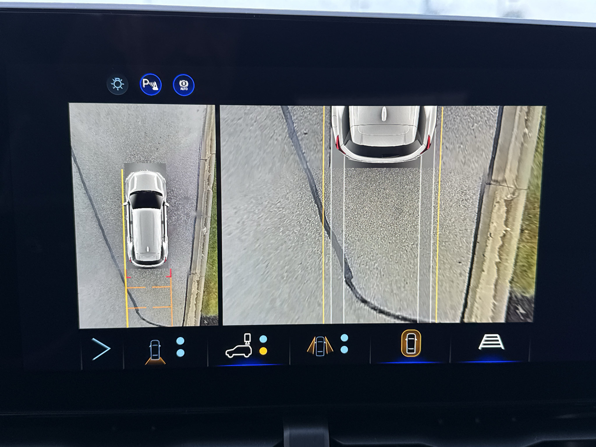 New 2027 Chevrolet Equinox RS w/ Safety and Technology Package AWD/4WD image 28