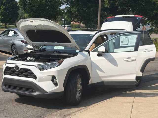 Used 2020 Toyota RAV4 XLE Premium AWD/4WD image 10