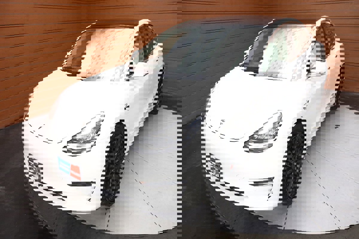 Used 2020 Tesla Model 3 Performance image 17