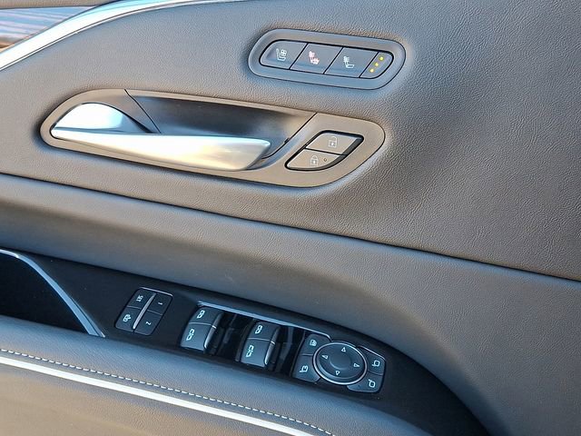 Certified 2024 Cadillac Escalade ESV Premium Luxury image 24