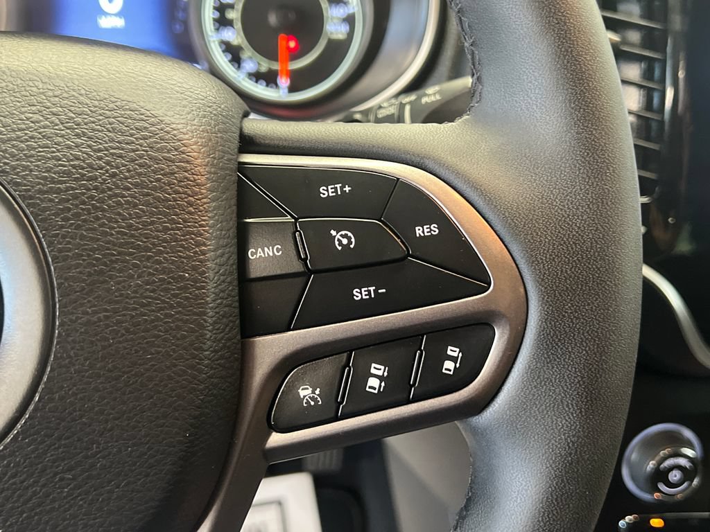 Used 2022 Jeep Cherokee Limited w/ Elite Package AWD/4WD image 25