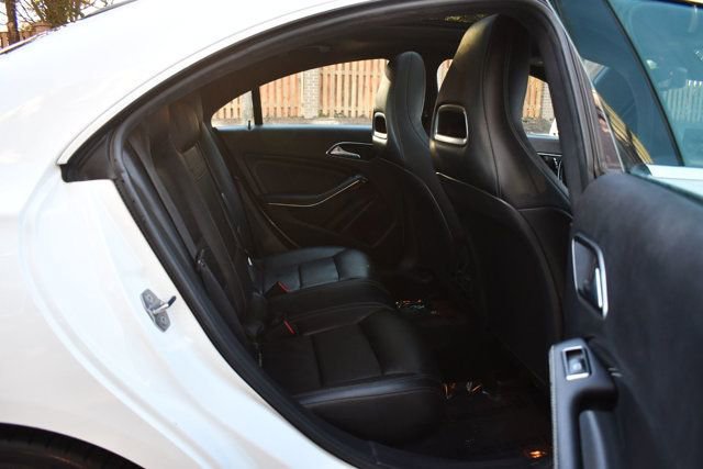 Used 2019 Mercedes-Benz CLA 250 4MATIC w/ Premium Package image 32