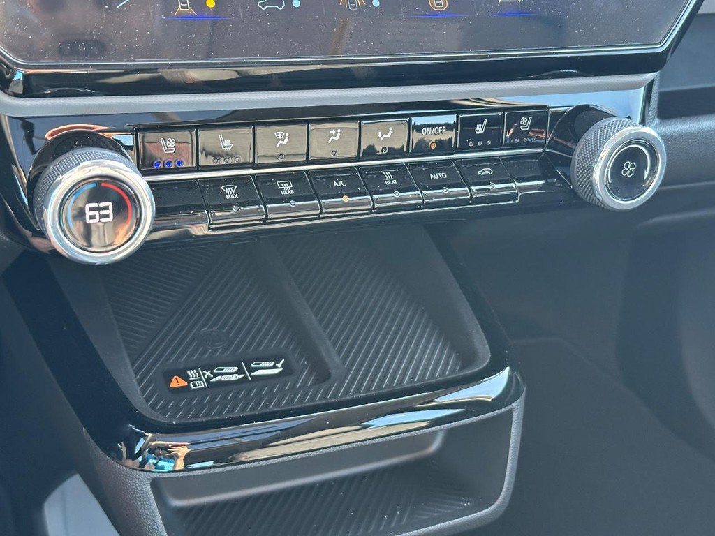New 2027 Chevrolet Bolt RS w/ Technology Package FWD image 13