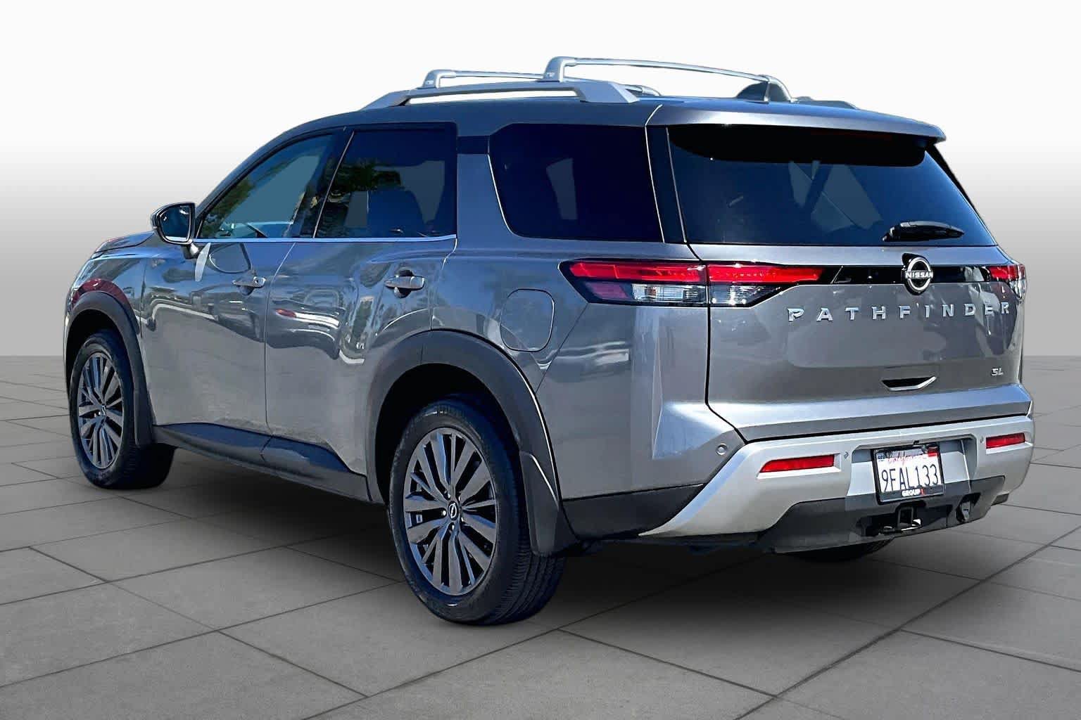 Used 2022 Nissan Pathfinder SL w/ SL Premium Package FWD image 11