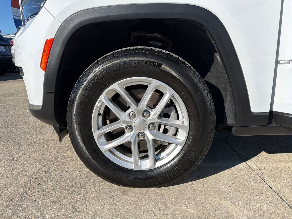 Used 2024 Jeep Grand Cherokee L Laredo w/ Trailer Tow Package image 31