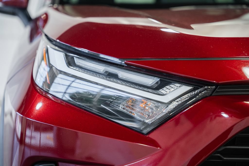 Used 2025 Toyota RAV4 XLE AWD/4WD image 10