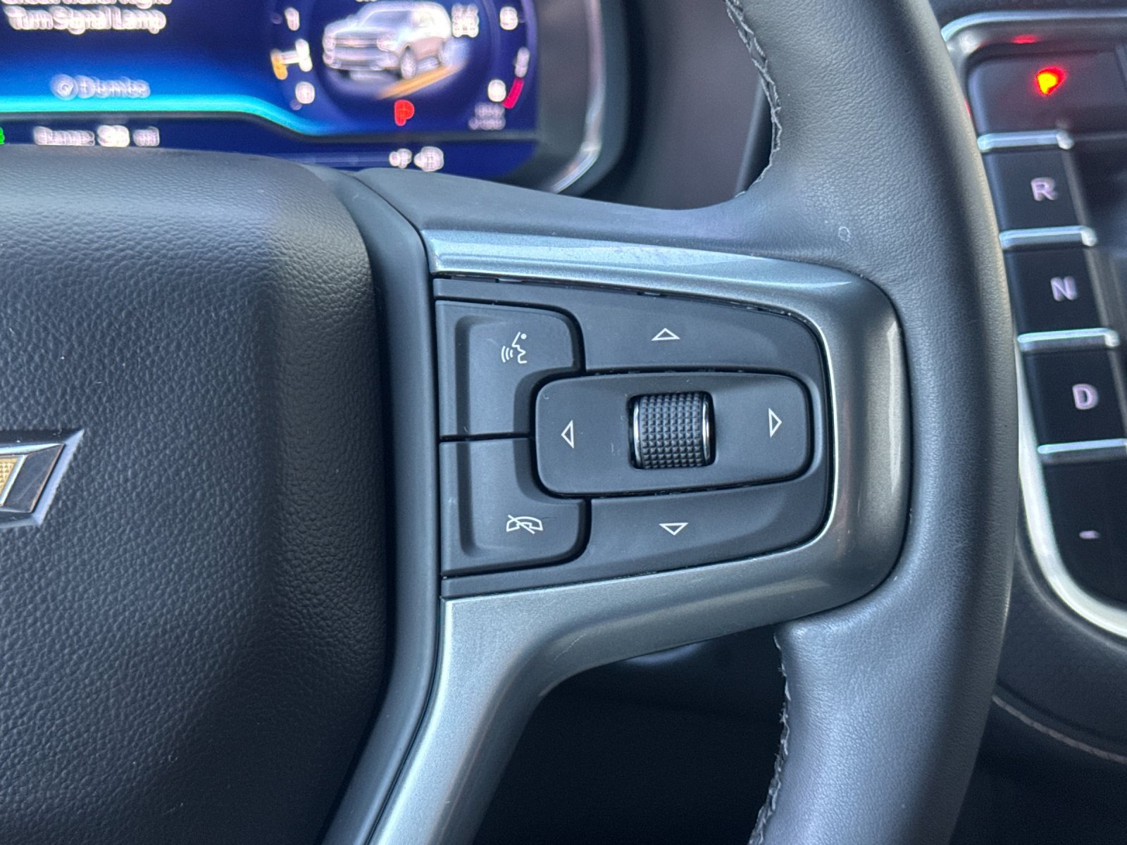 Used 2024 Chevrolet Suburban Premier w/ Premium Package AWD/4WD image 31