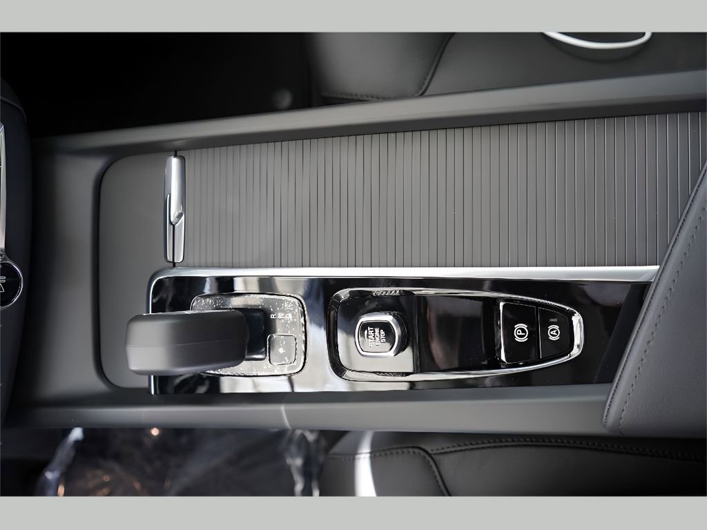 New 2025 Volvo XC60 B5 Core w/ Climate Package image 15