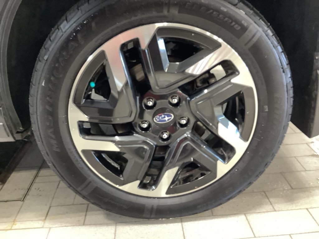 Certified 2025 Subaru Forester Limited image 25
