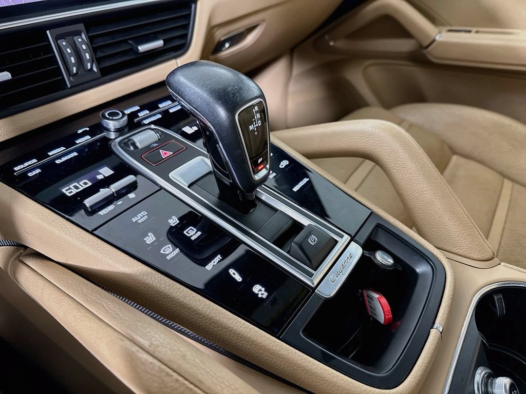 Used 2019 Porsche Cayenne AWD/4WD image 18