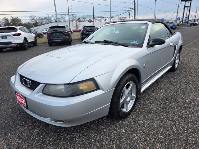 Used 2004 Ford Mustang Convertible image 1