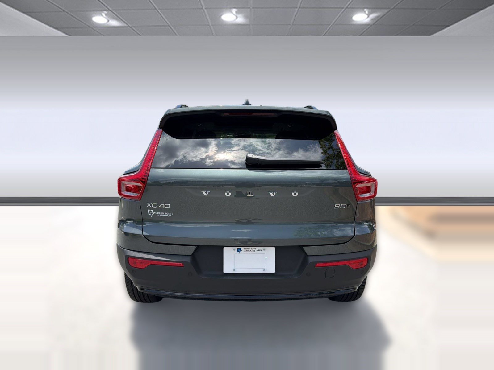 Certified 2026 Volvo XC40 B5 Plus AWD/4WD image 10