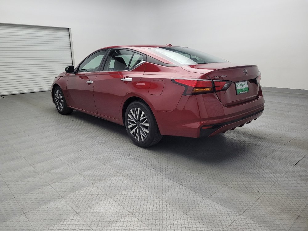 Used 2024 Nissan Altima 2.5 SV image 5