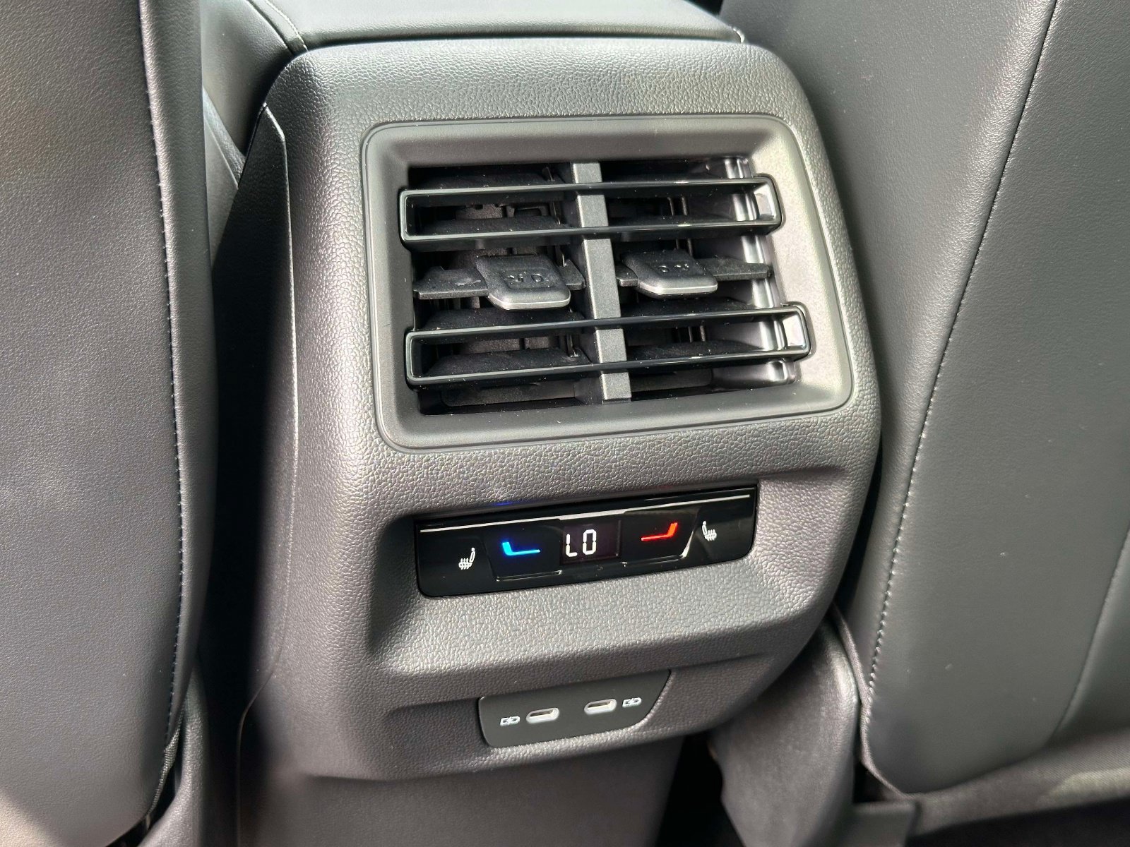 Certified 2026 Volkswagen Tiguan SEL R-Line AWD/4WD image 14