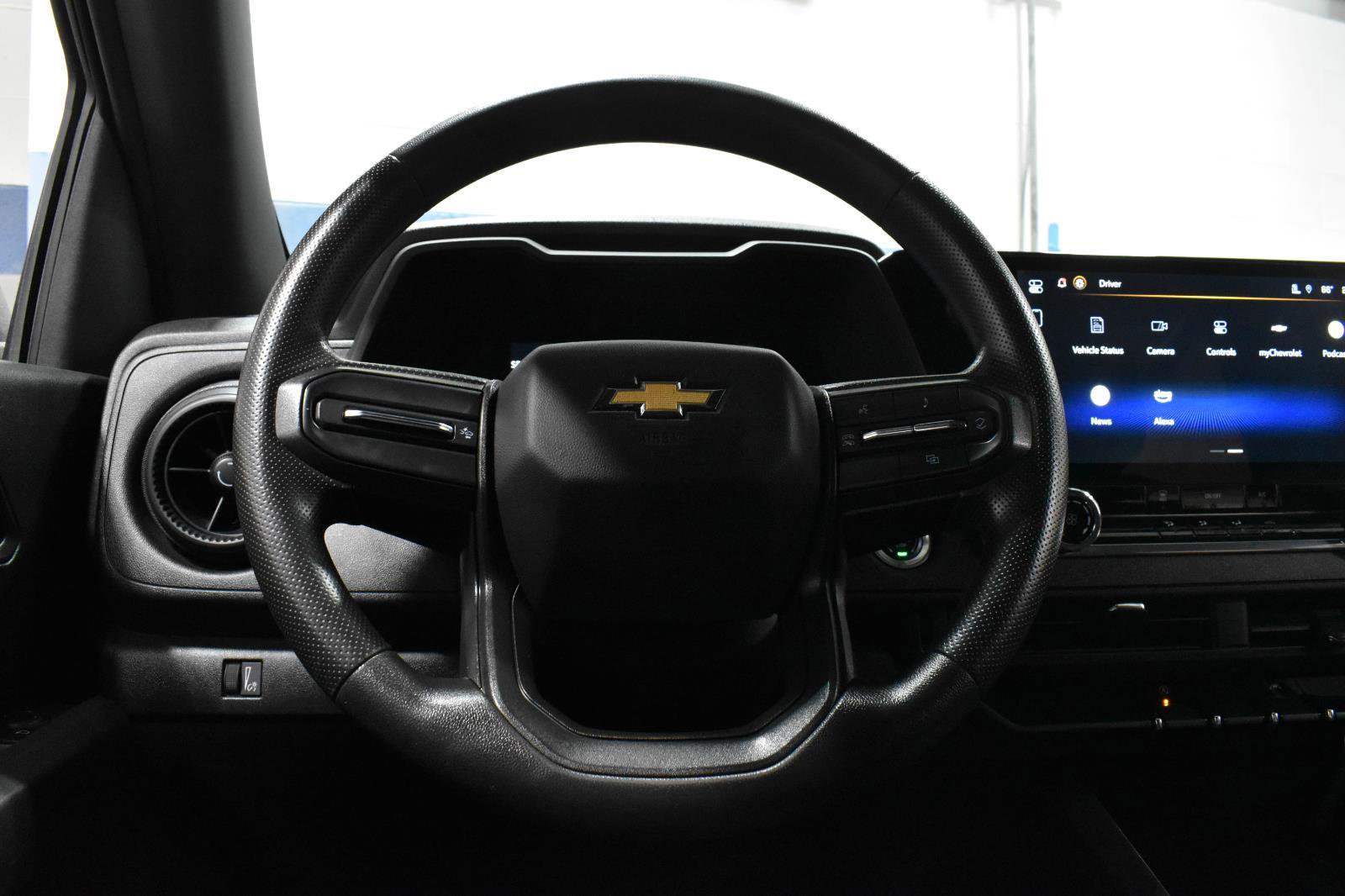 Used 2023 Chevrolet Colorado W/T RWD image 8