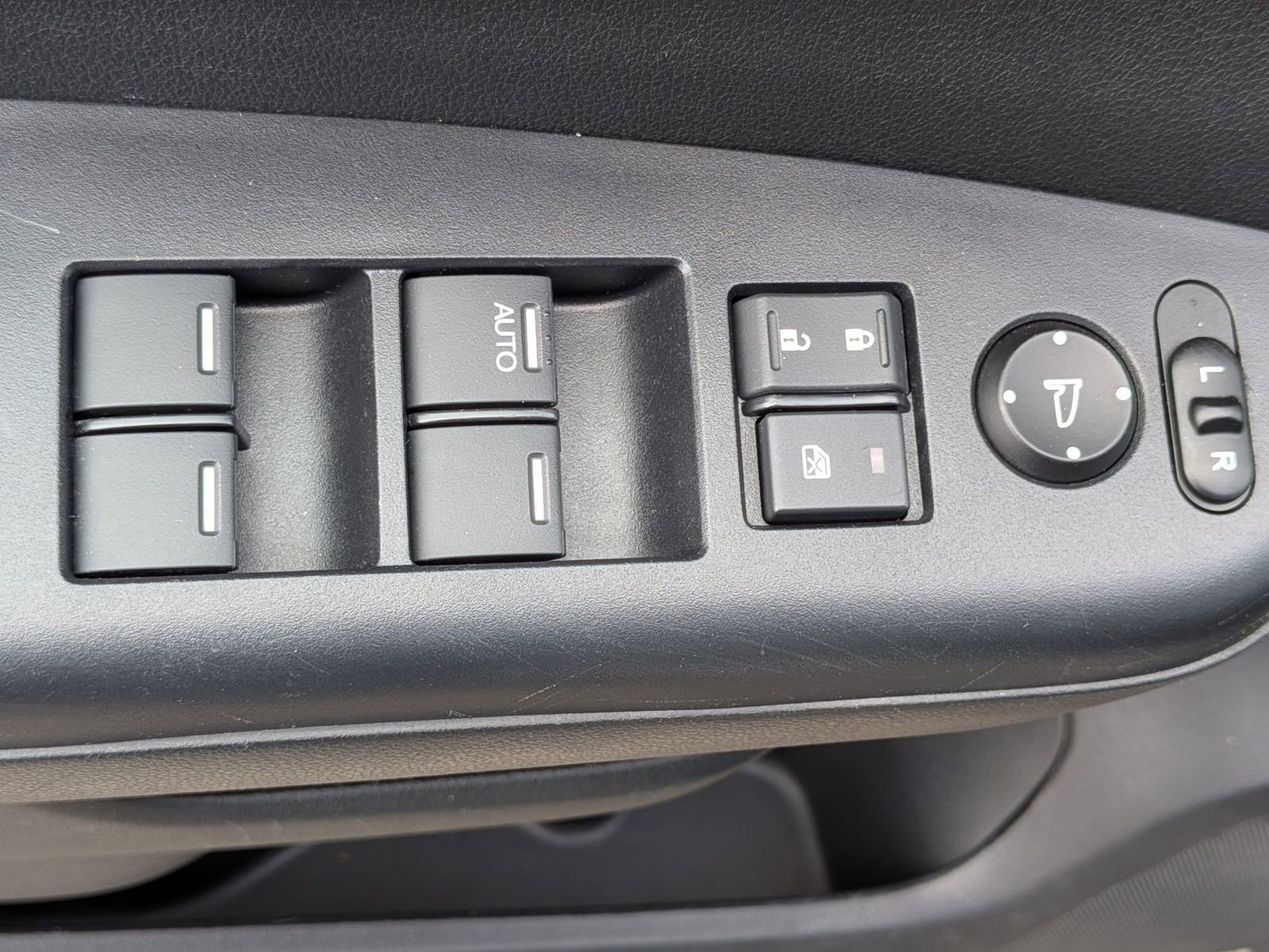 Used 2016 Honda CR-V EX image 14