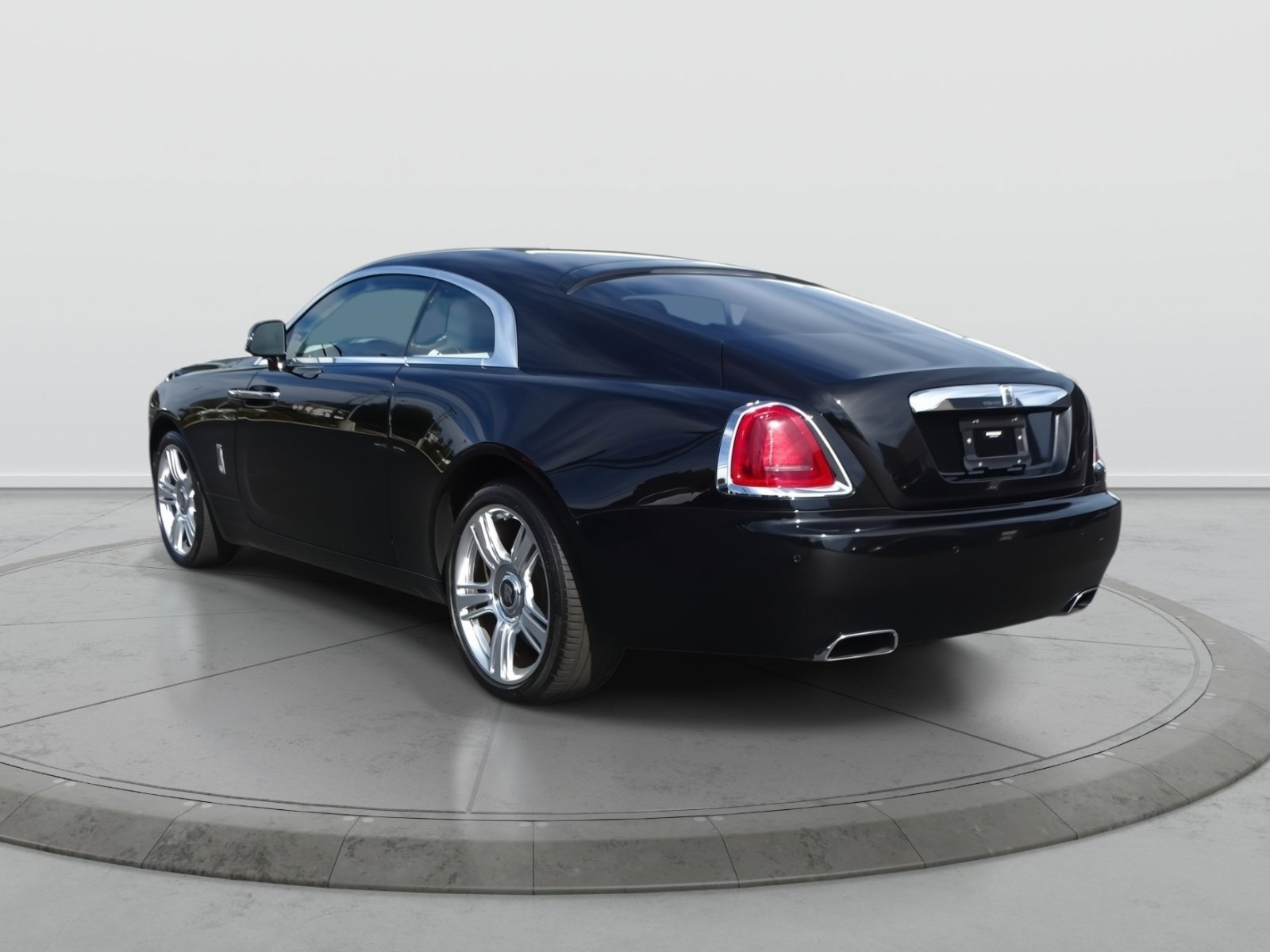 Used 2015 Rolls-Royce Wraith RWD image 4