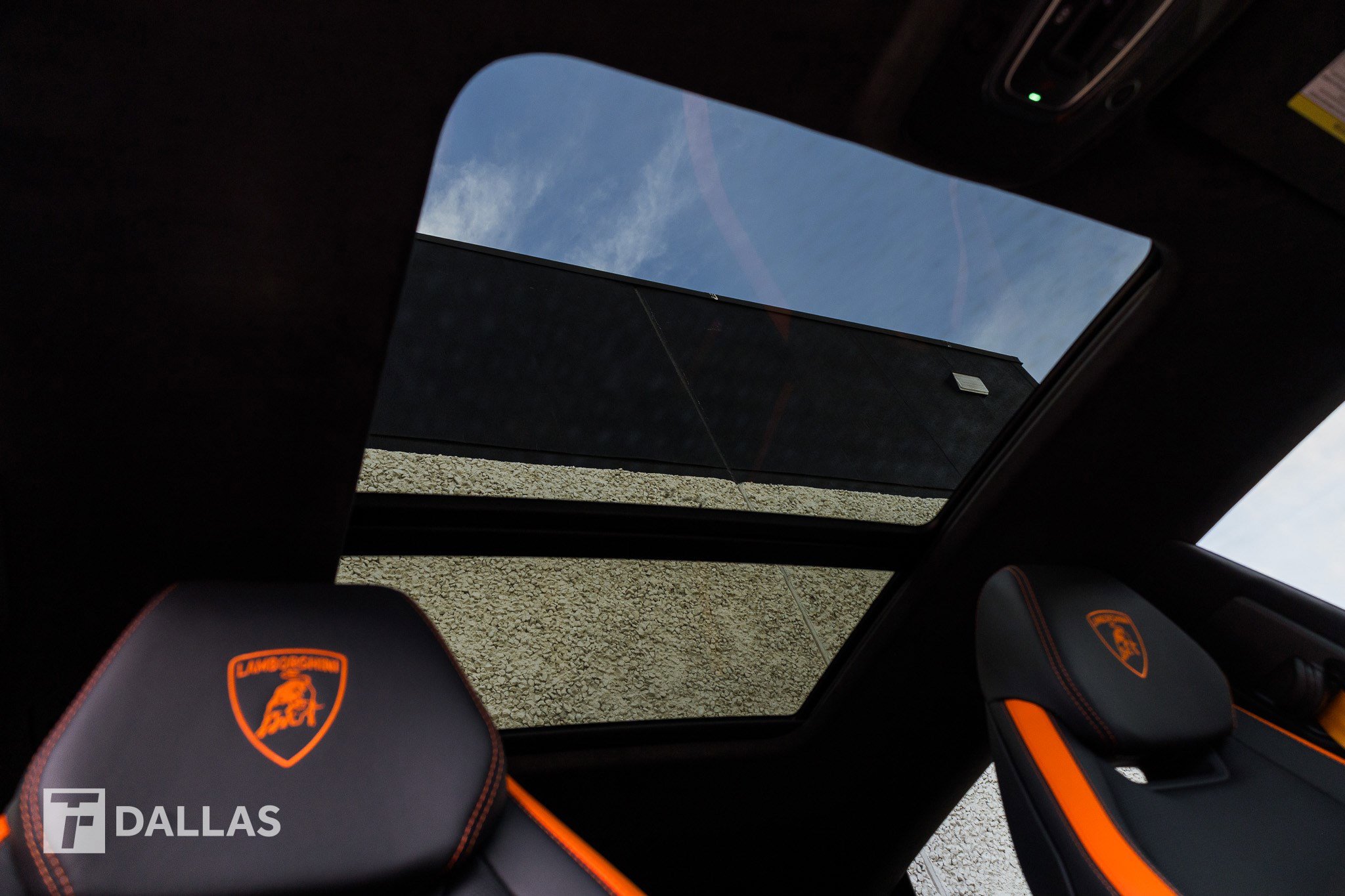 Used 2025 Lamborghini Urus SE image 47