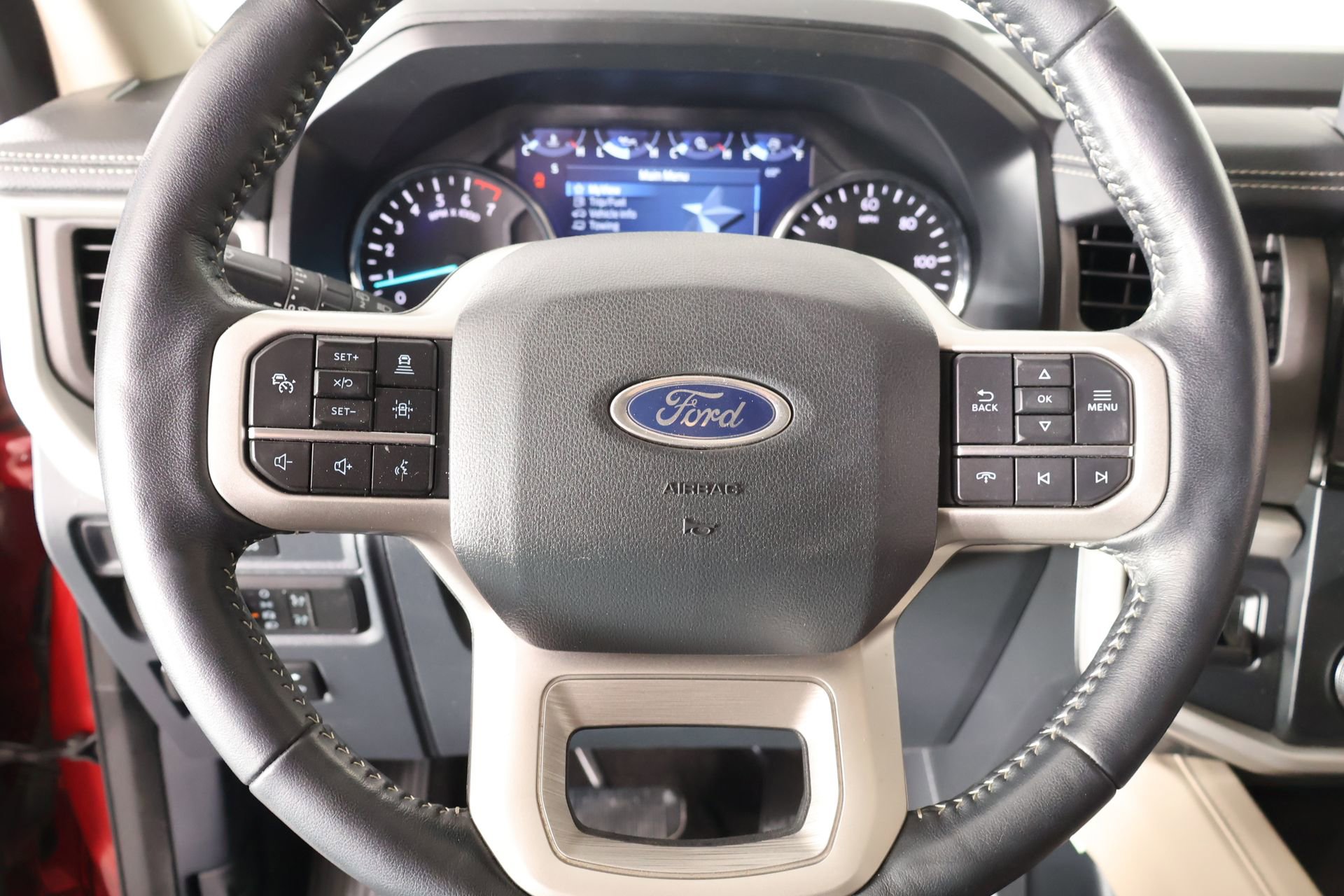 Used 2022 Ford Expedition XLT RWD image 3