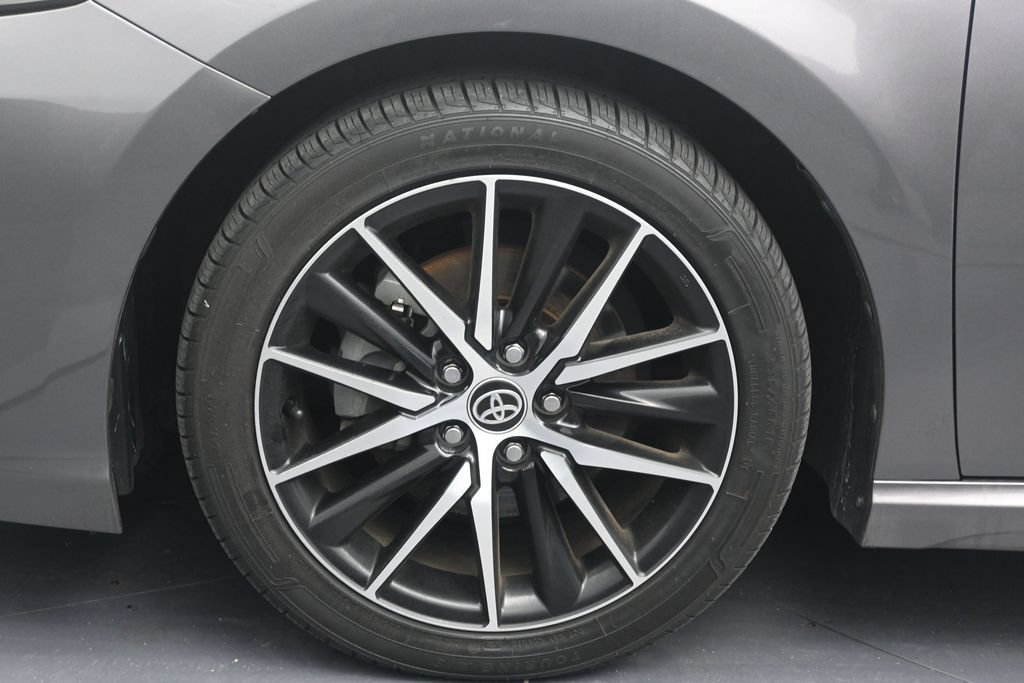 Used 2023 Toyota Camry SE w/ Convenience Package FWD image 9