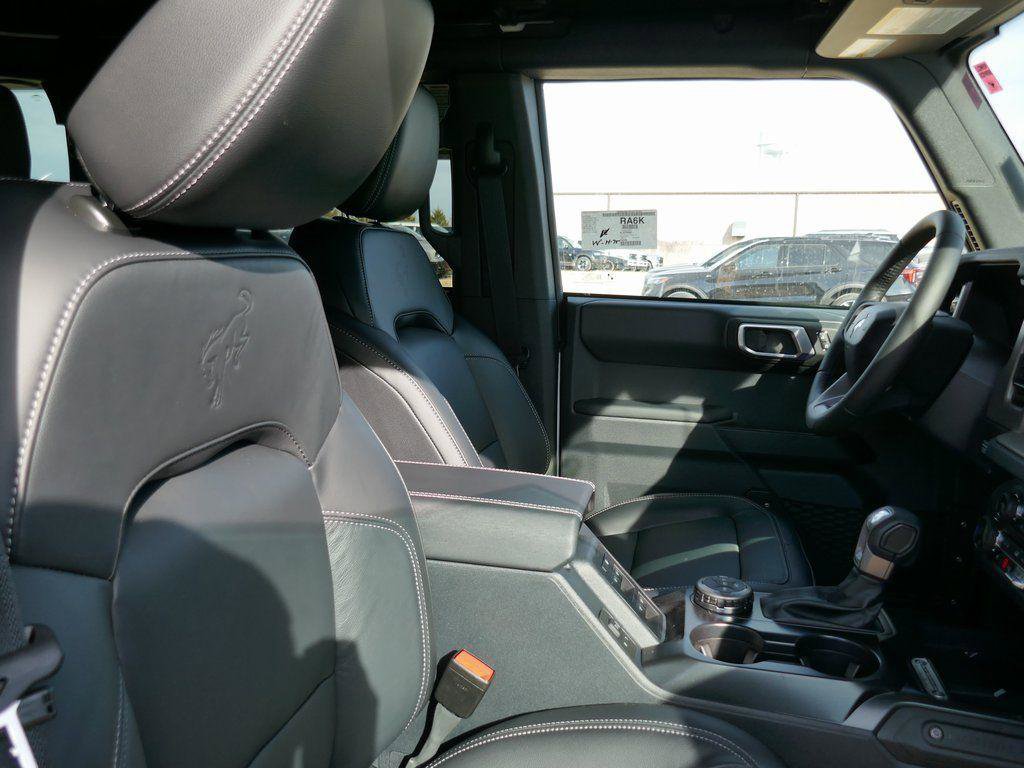New 2025 Ford Bronco Outer Banks image 9