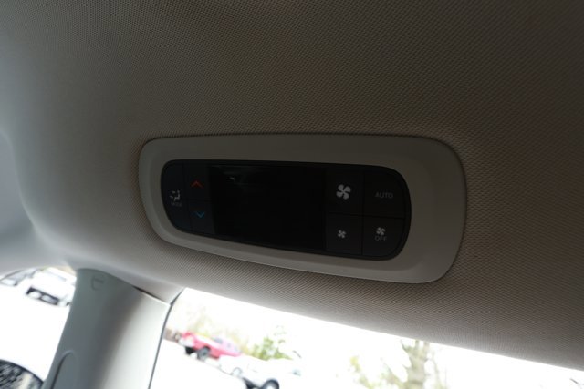 Used 2022 Chrysler Pacifica Touring-L image 31