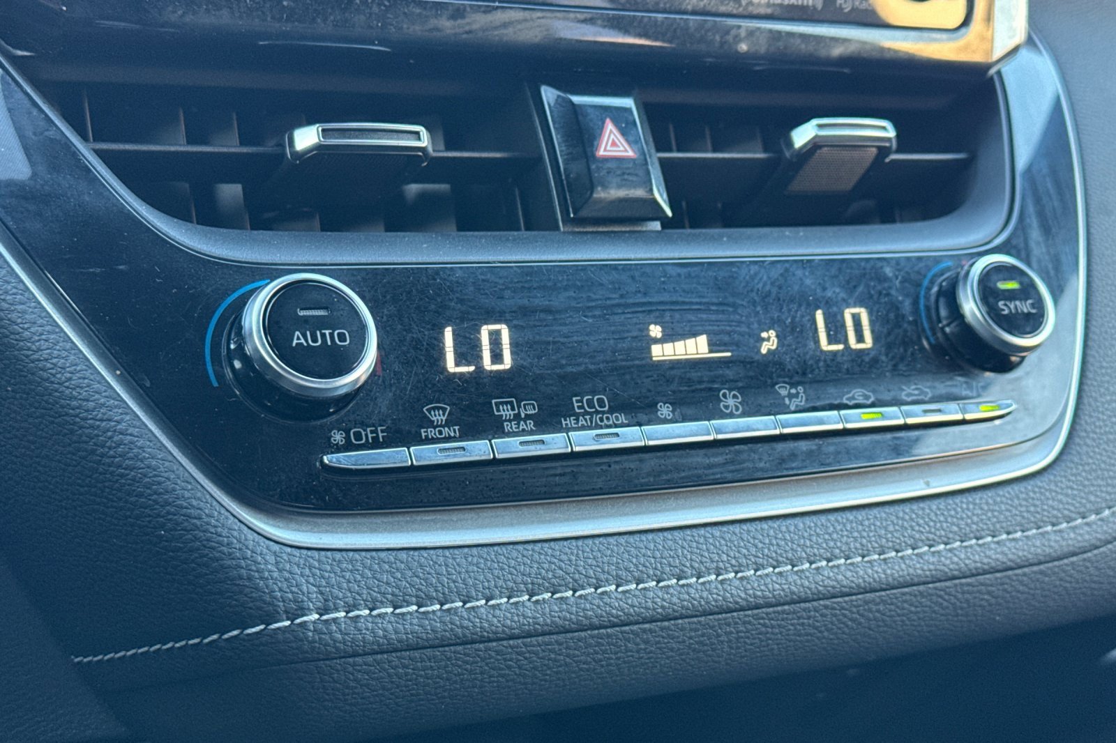 Used 2020 Toyota Corolla XSE image 24