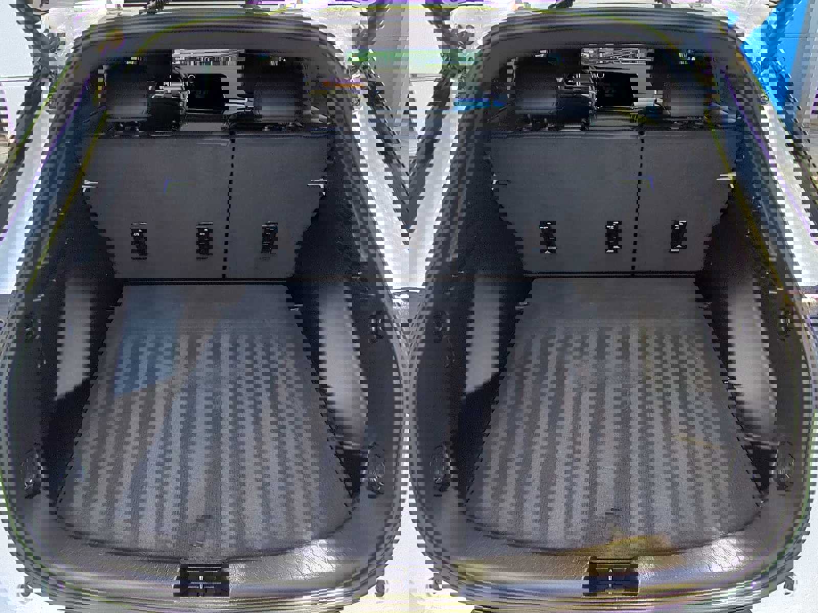 Used 2025 Chevrolet Equinox EV LT w/ Convenience Package image 25