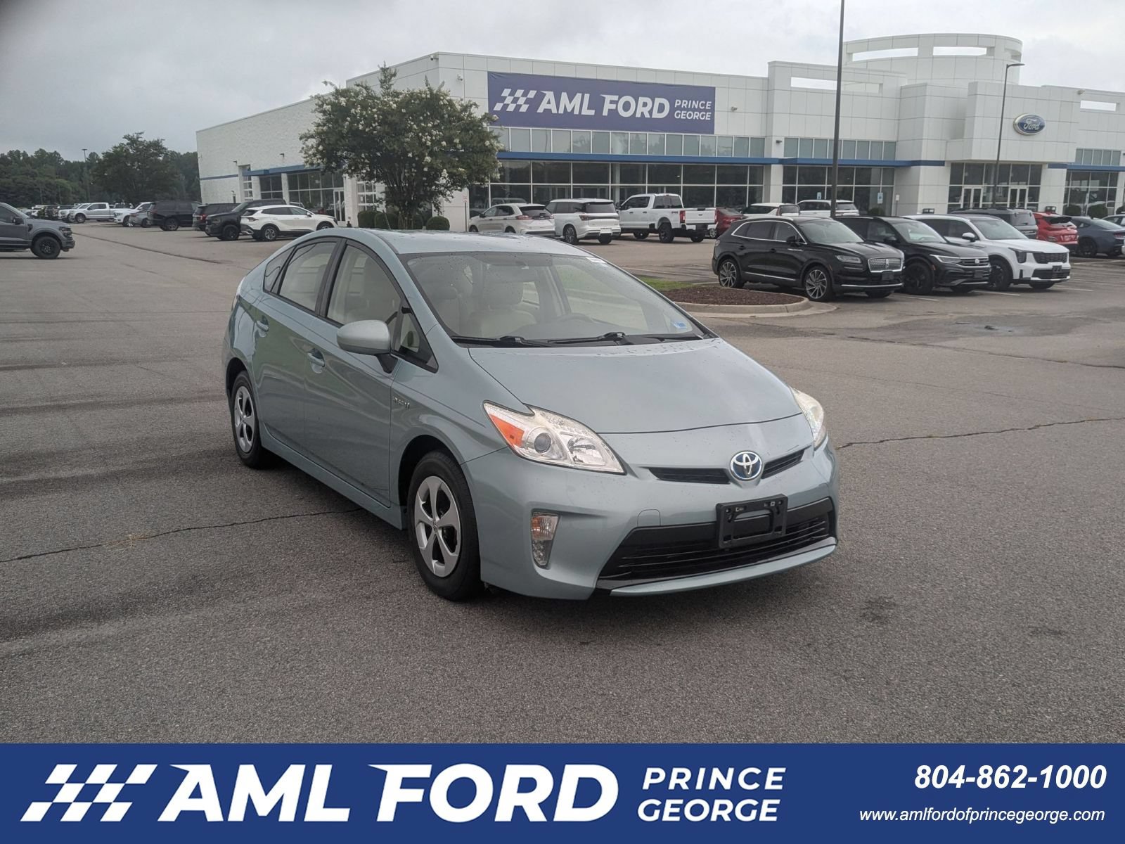 Used 2015 Toyota Prius Two FWD image 1