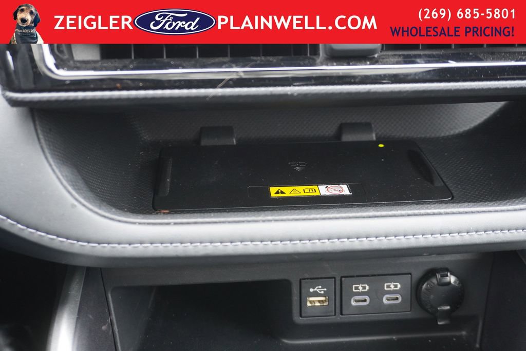 Used 2023 Toyota Highlander L image 21