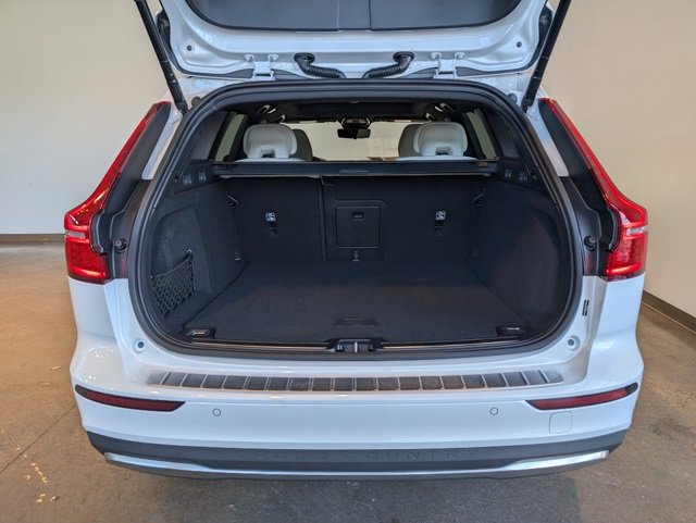New 2026 Volvo V60 B5 Cross Country Ultra w/ Protection Package Premier image 5