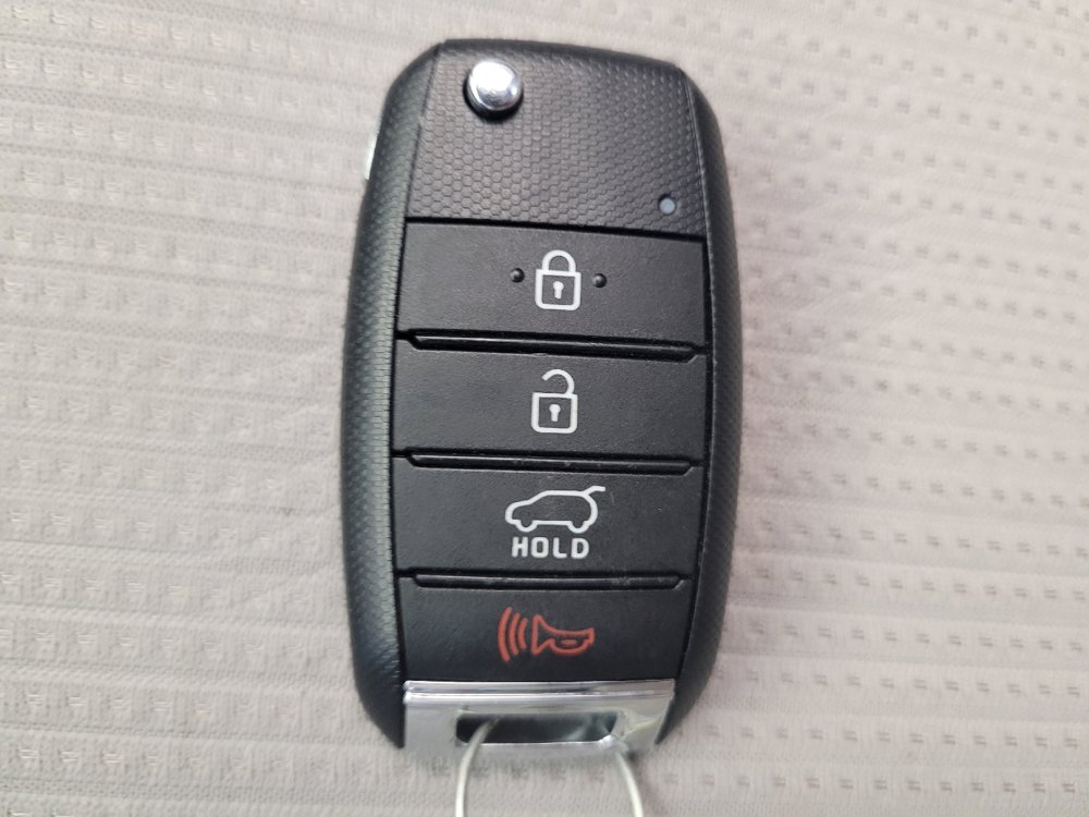 Used 2020 Kia Sedona L FWD image 32
