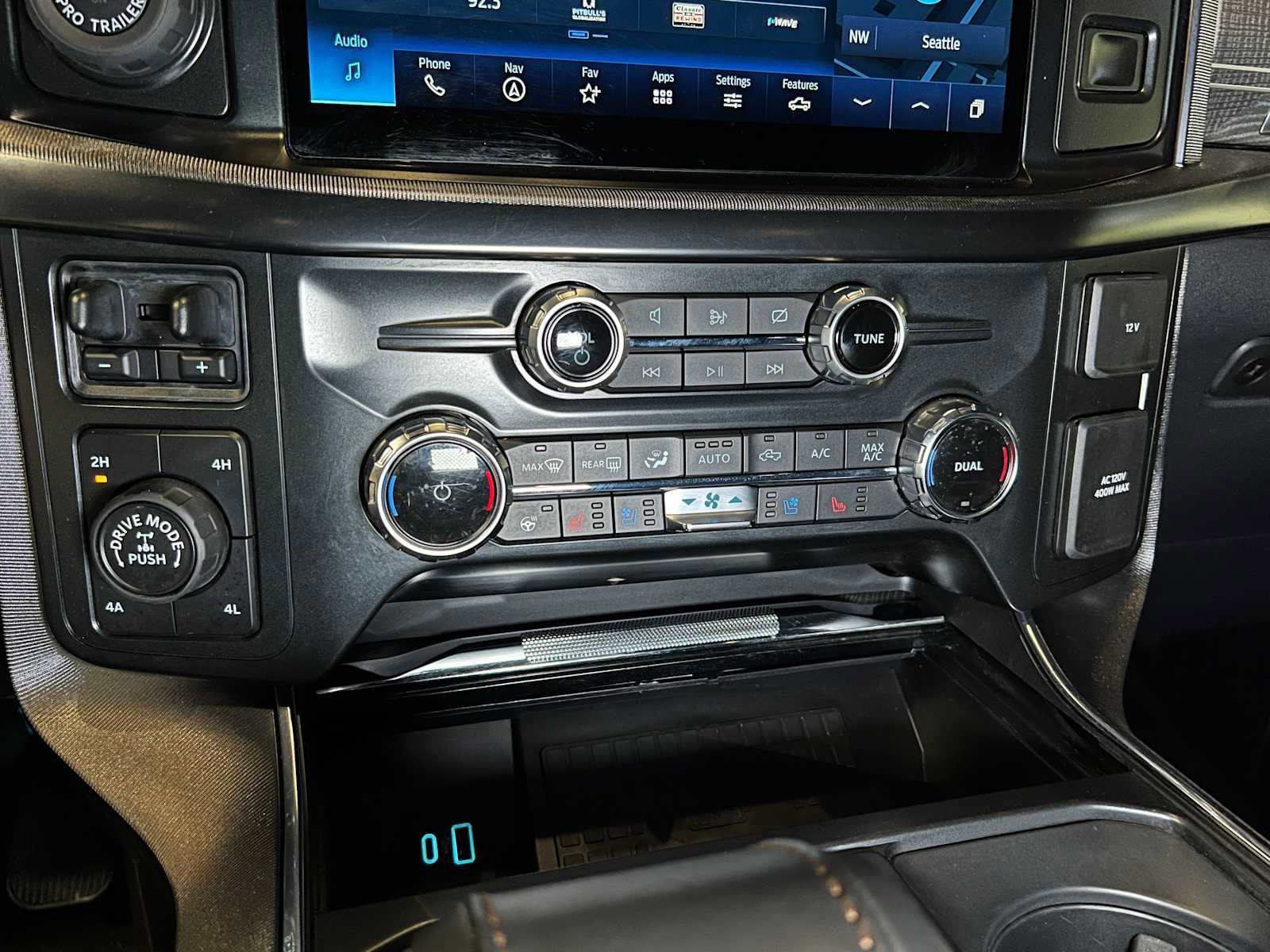 Used 2022 Ford F150 Platinum w/ Trailer Tow Package image 35