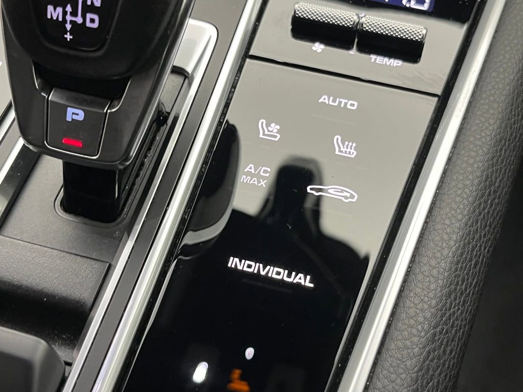 Used 2023 Porsche Panamera image 18