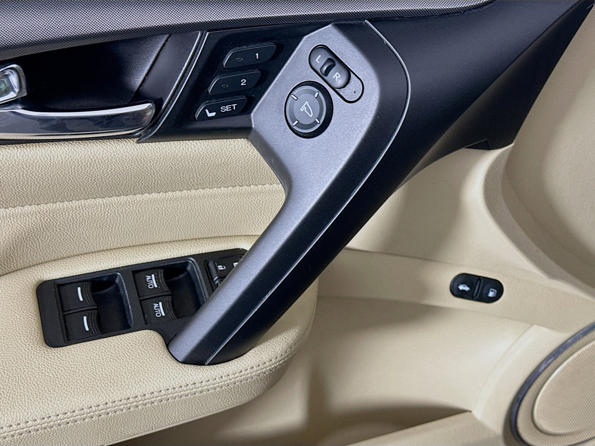 Used 2012 Acura TL image 15