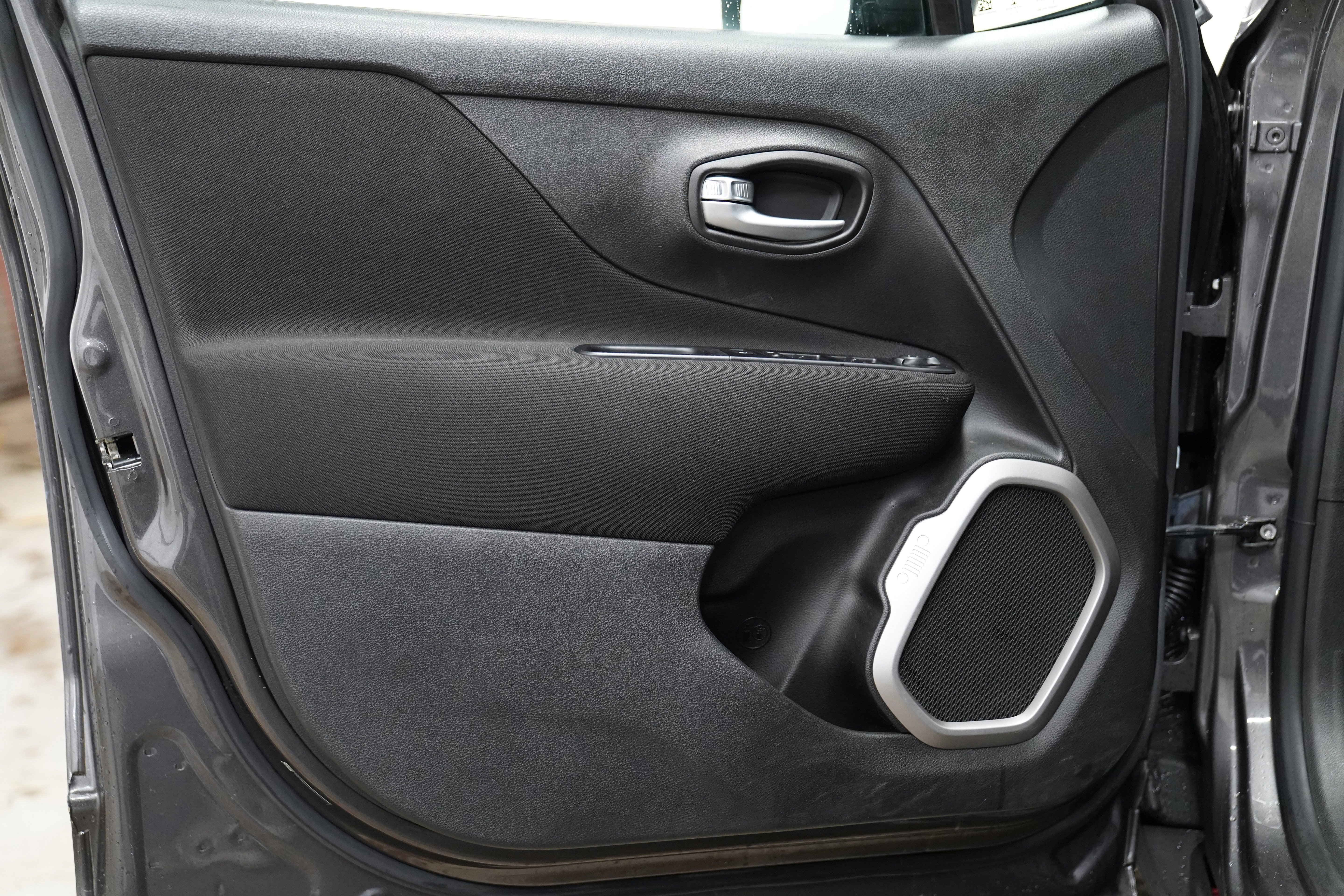 Used 2021 Jeep Renegade Latitude image 16