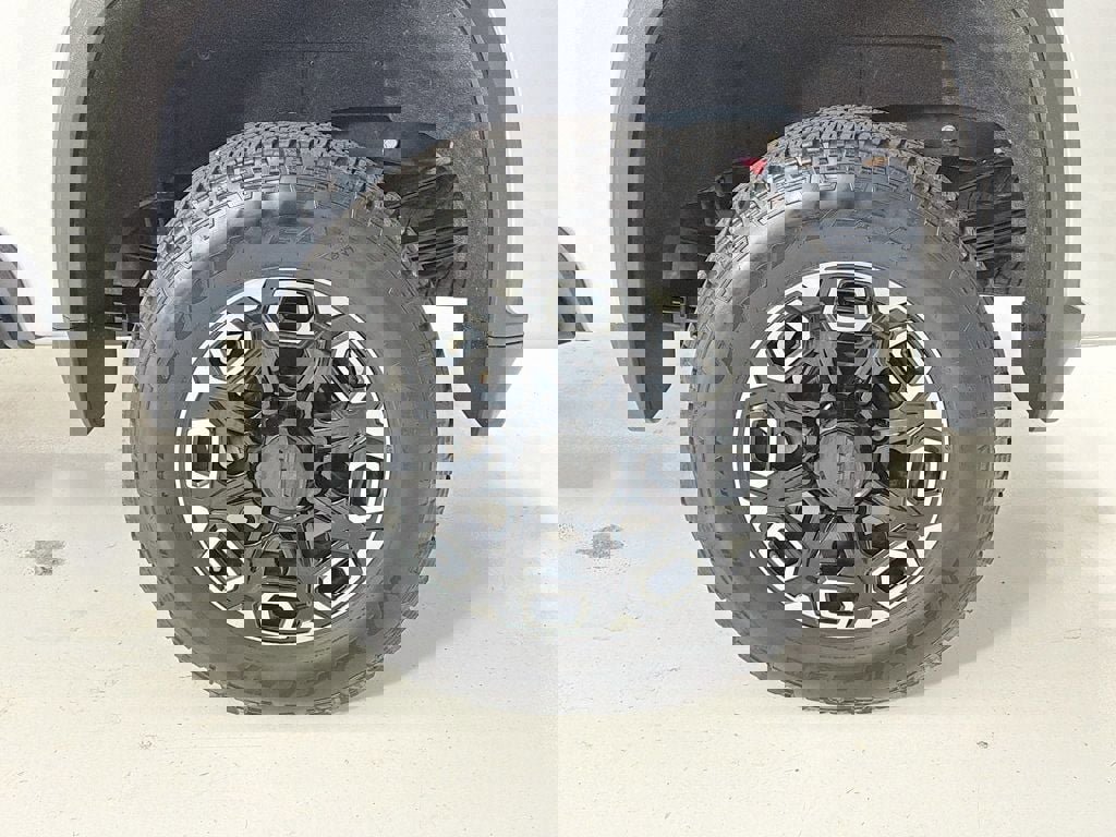 Used 2022 Chevrolet Silverado 3500 High Country image 34