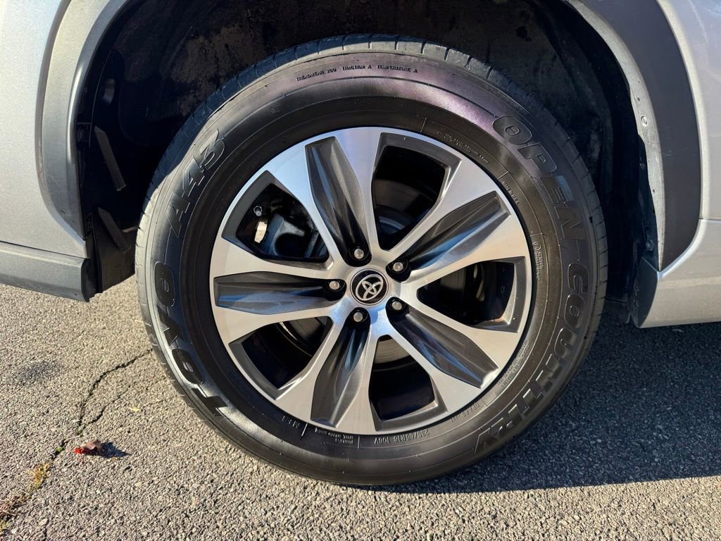 Used 2022 Toyota Highlander XLE image 44