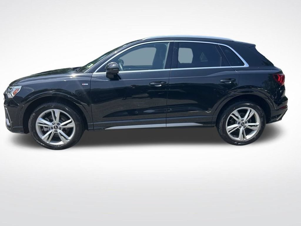 Used 2023 Audi Q3 2.0T Premium Plus w/ Premium Plus Package AWD/4WD image 2