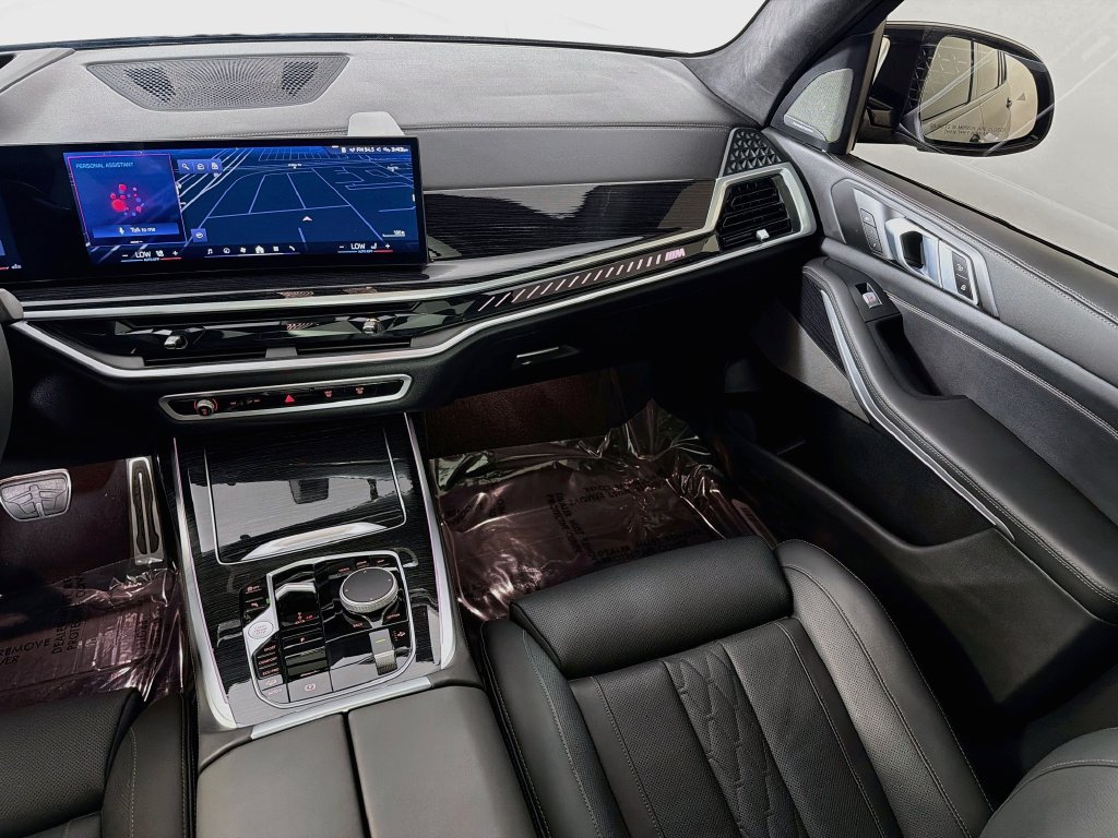 Used 2025 BMW X7 M60i w/ Climate Comfort Package AWD/4WD image 25
