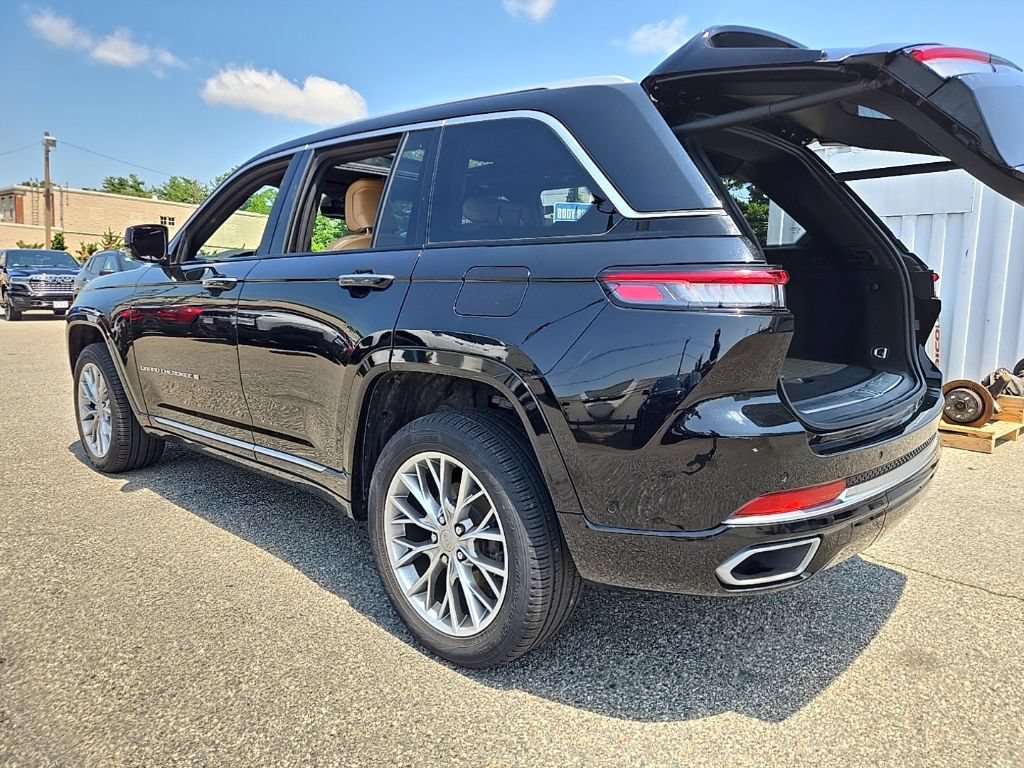 Certified 2023 Jeep Grand Cherokee Summit AWD/4WD image 13