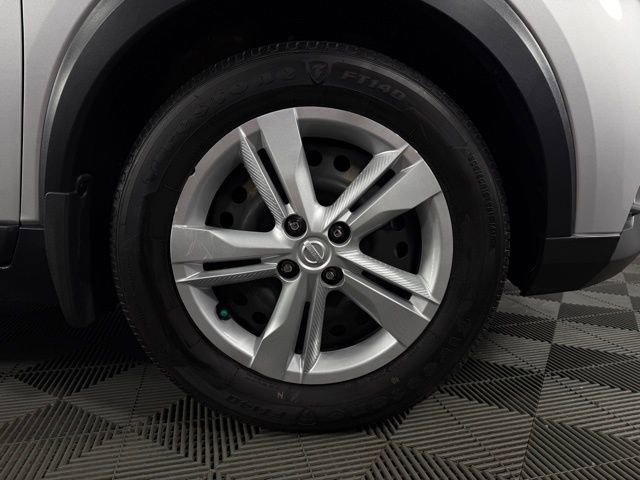 Used 2020 Nissan Kicks S image 11