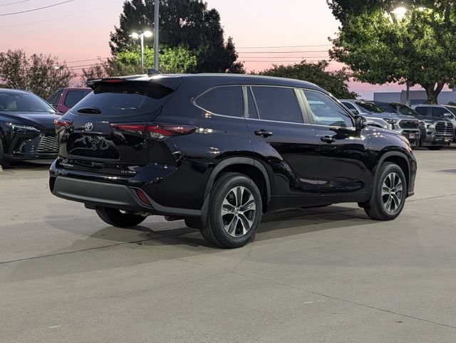 Used 2026 Toyota Highlander XLE AWD/4WD image 6