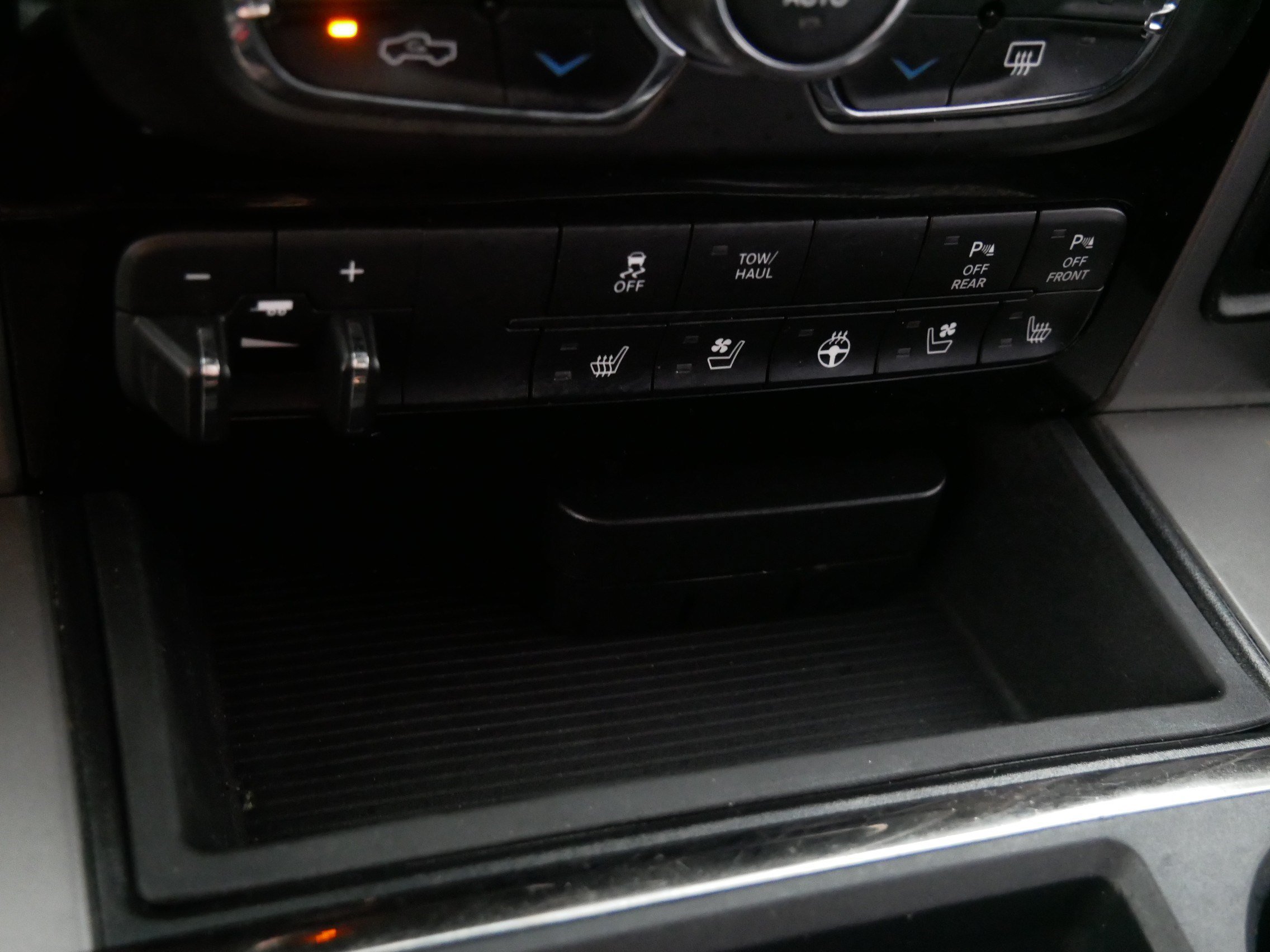 Used 2014 RAM 1500 Sport w/ Convenience Group AWD/4WD image 29