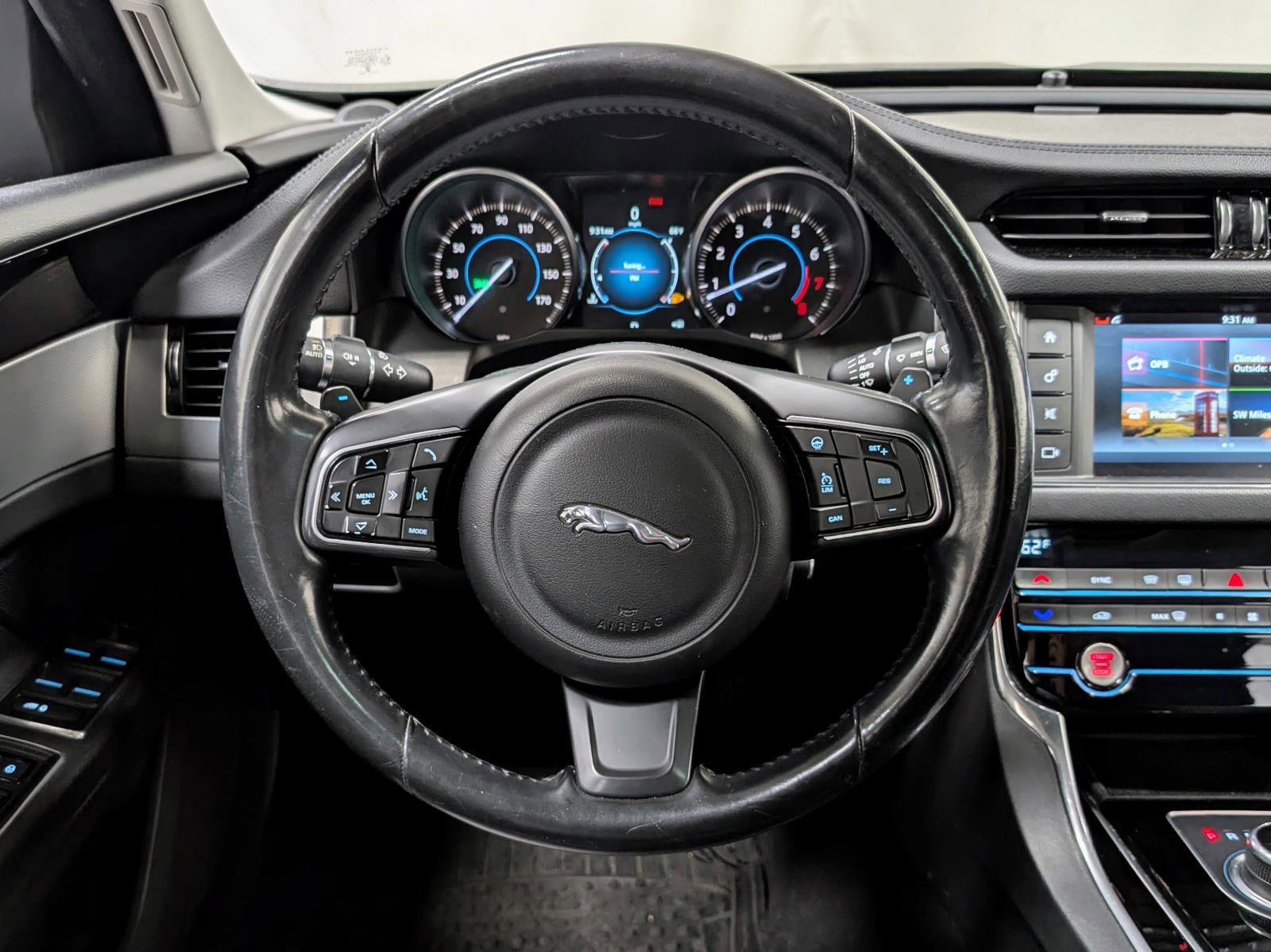 Used 2017 Jaguar XF Premium AWD/4WD image 31
