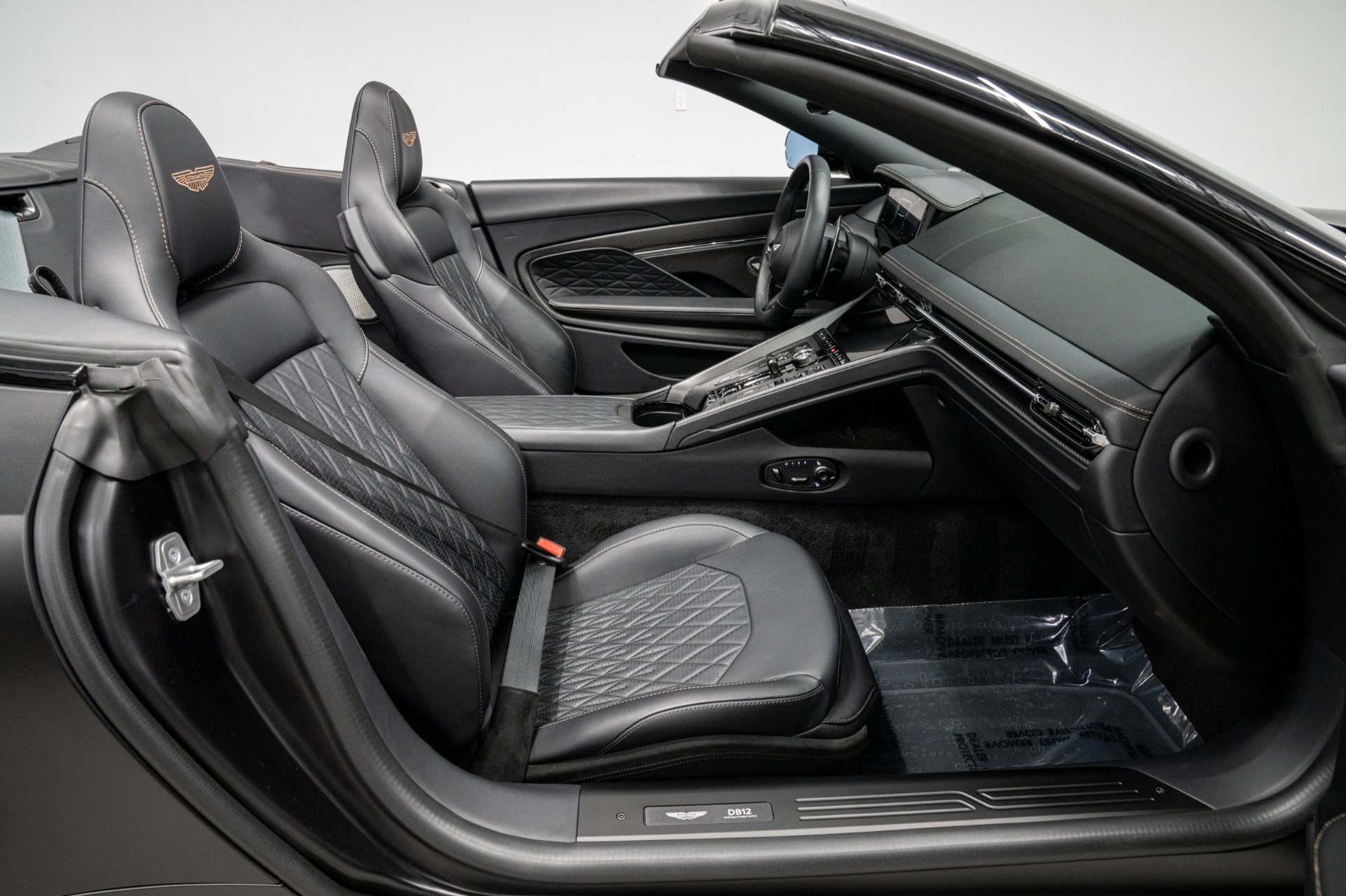 Used 2025 Aston Martin DB12 Convertible RWD image 34
