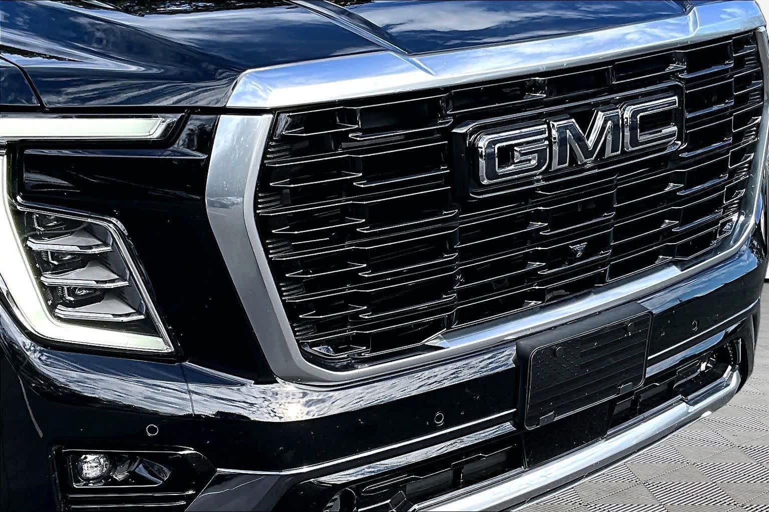 Used 2025 GMC Yukon Denali Ultimate AWD/4WD image 29