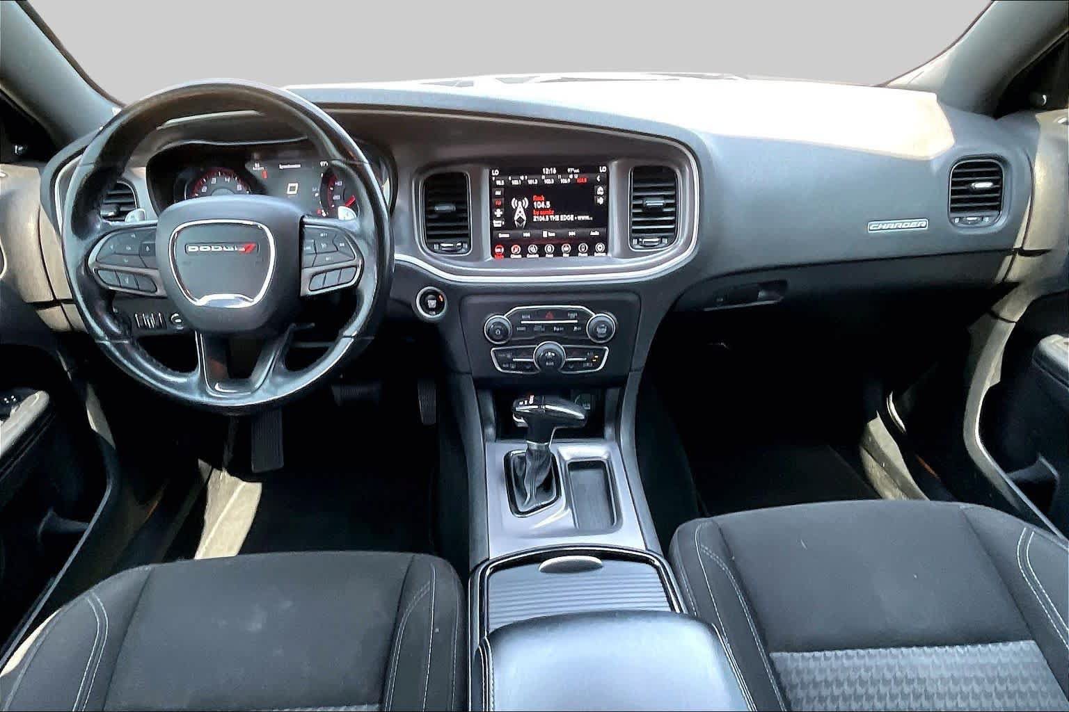 Used 2021 Dodge Charger SXT w/ Blacktop Package AWD/4WD image 15